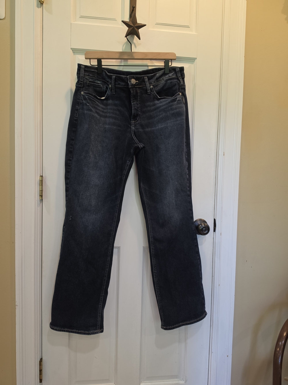 Silver Women’s Straight Leg Jeans - Classic Denim